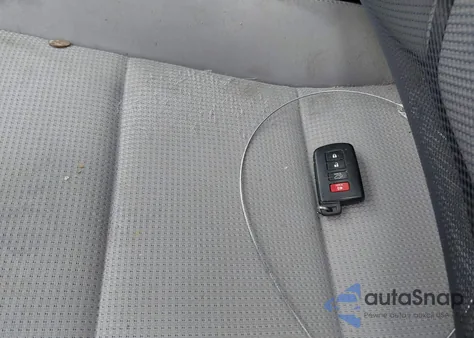 2018 Toyota Rav4 Xle z USA, uszkodzony, nr VIN JTMRFREV2JD240904